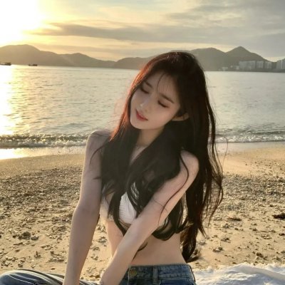 她来到我身边